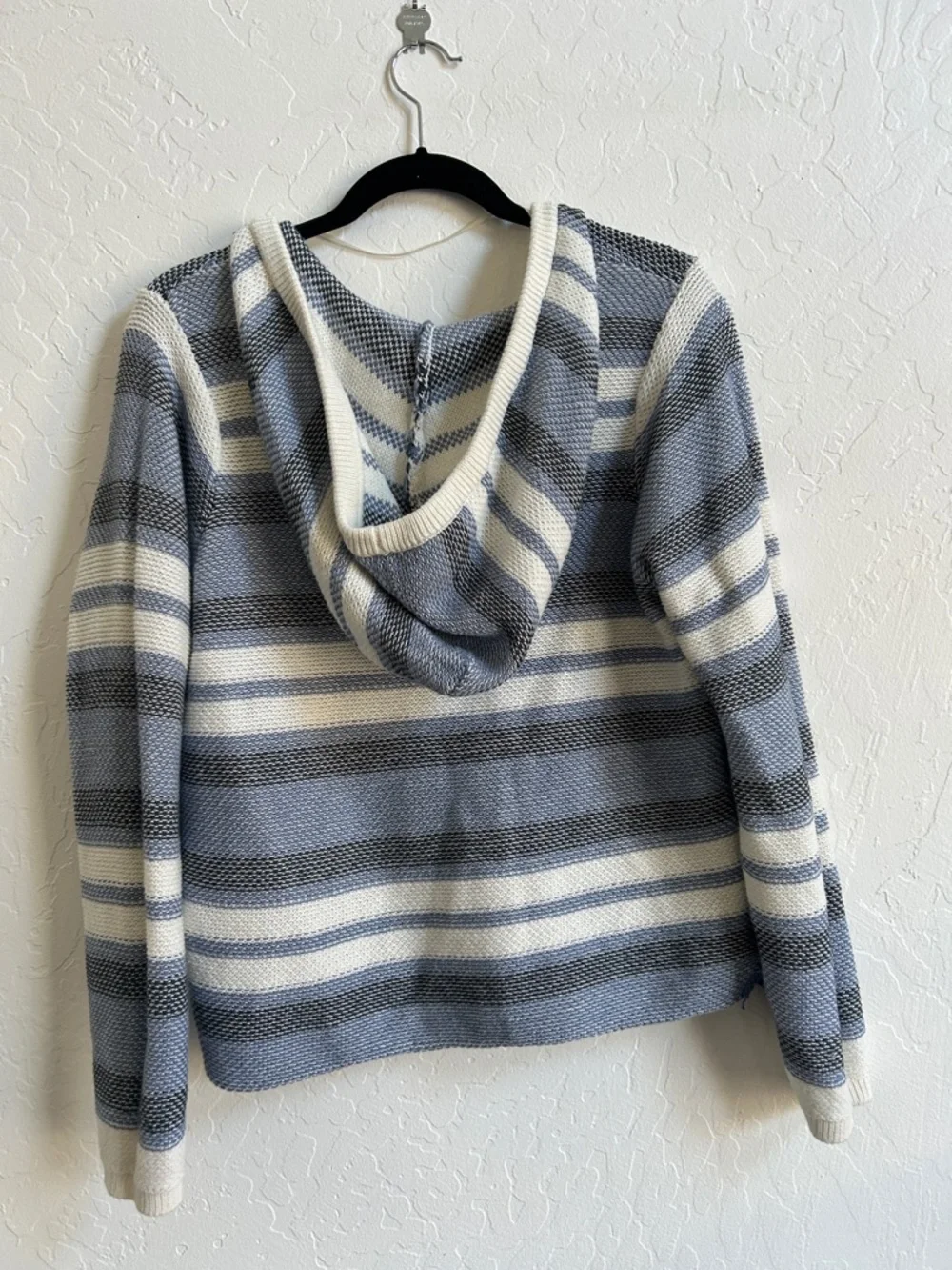 O'Neill Striped V-Neck Beach Hoodie Sweater in Light Blue, White, and Gray - Picture 9 of 9